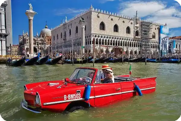 Louez une voiture dès 29 €/jour à l’aéroport de Venise. Prix bas, sans frais cachés, réservation facile et annulation gratuite.